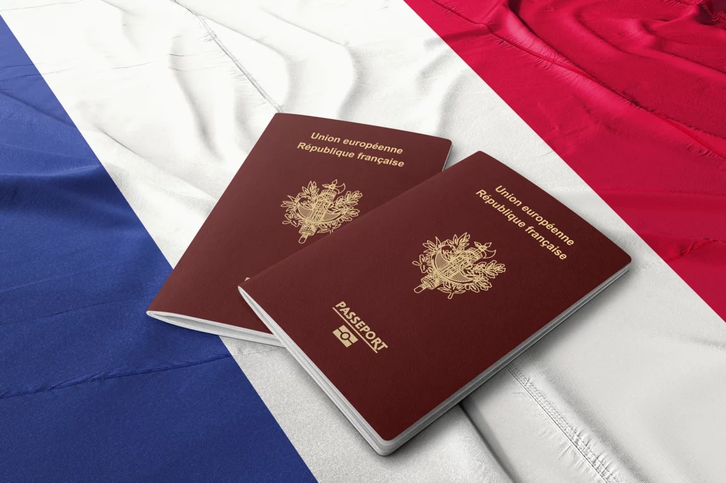 Photo de passeport sur un drapeau français