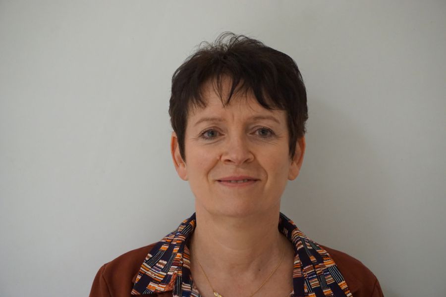 Mme Valérie BOTREL