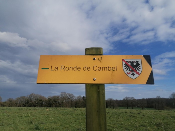 Panneau de randonnée de la Ronde de Cambel
